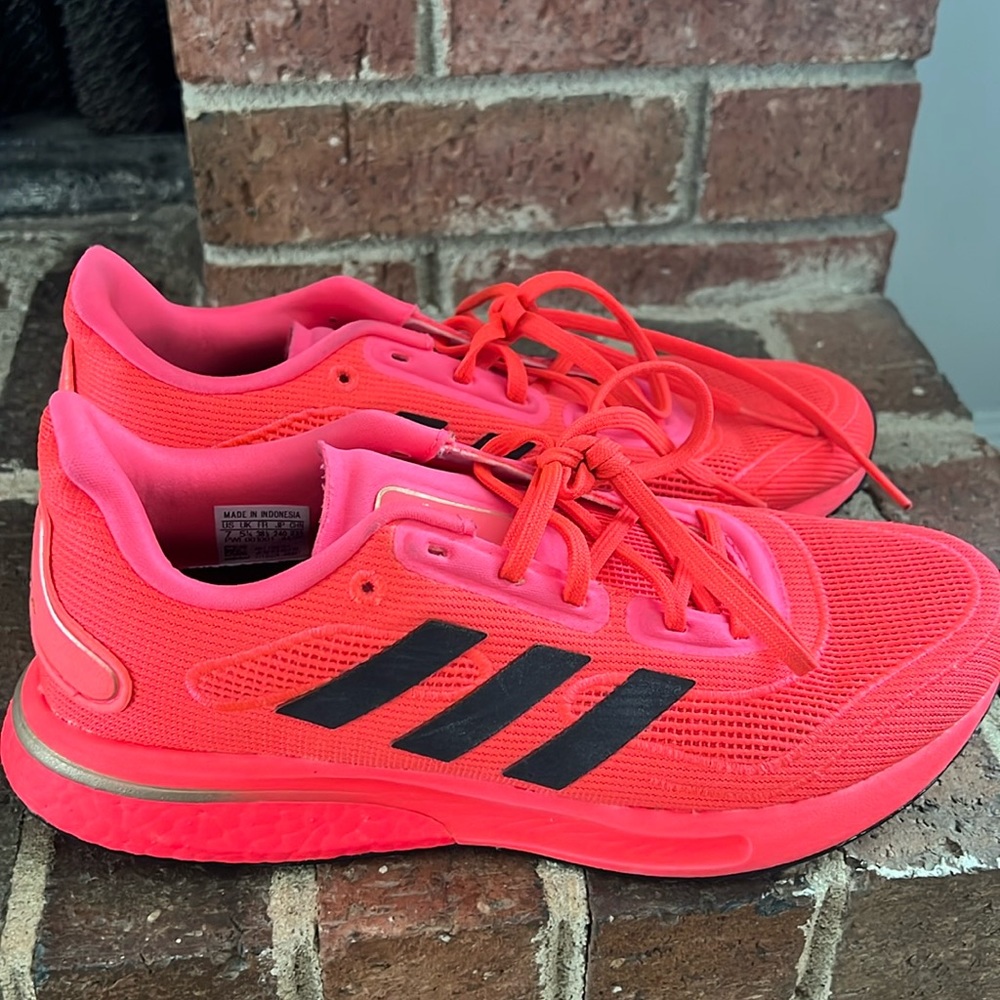 Adidas siren pink running shoes US size 7